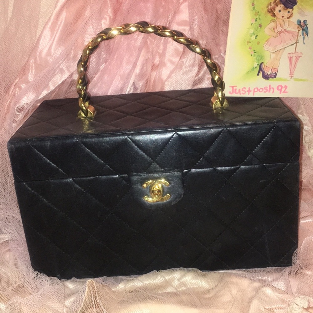 SOLD Rarest of the rare CHANEL Train Case Vintage - Picture 8 of 13